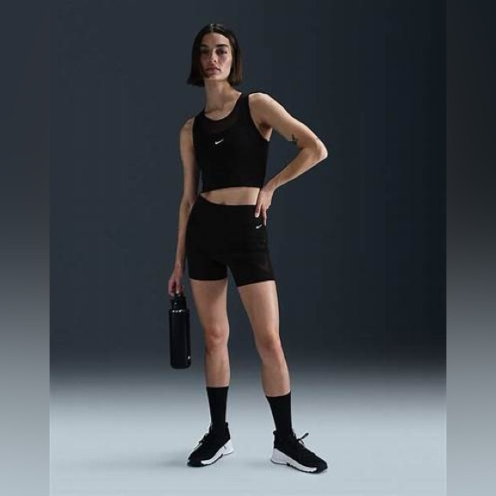 Nike Women's Dri-fit Black Crop Top - Size Medium